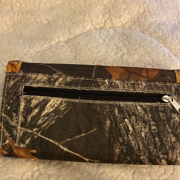 Camo Women's Wallet w/Rhinestones. - Picture 2 of 7